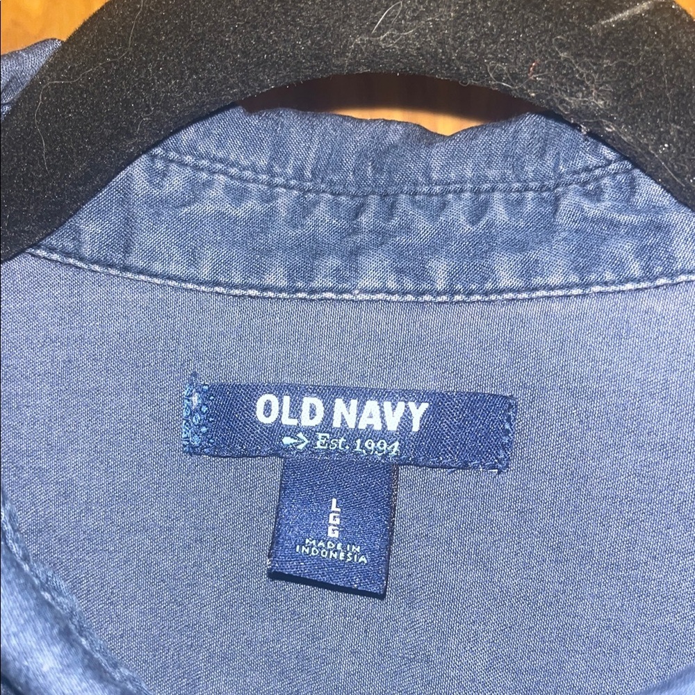 Old Navy Dark Blue chambray Shirt size Large - Picture 3 of 8